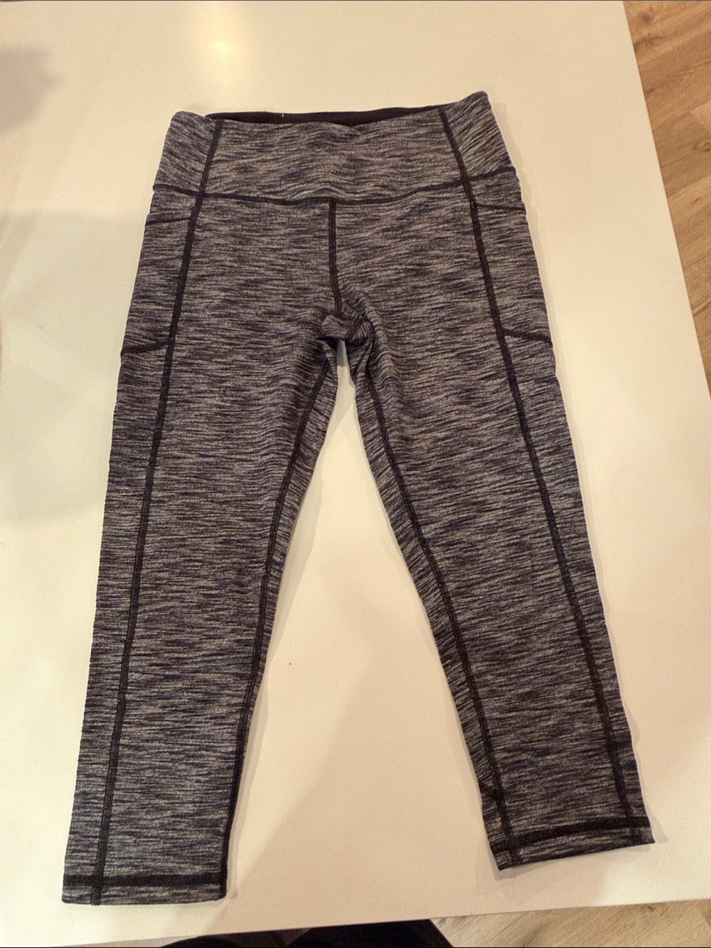 Victoria's Secret Women’s Heathered Gray Athletic Capri Legging
